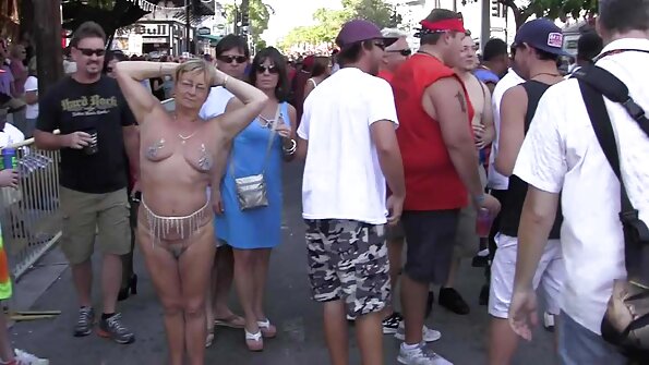 Meleg tini Alin X sziporkázó fajok közötti kemény szex jelenetben cigány sex videok