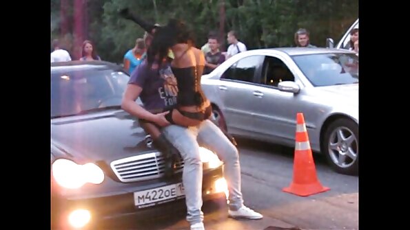 Milli Jay a Teen Dreamsben - gyönyörű iskolás lány maszturbál jo baszas az ágyán